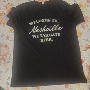 Tailgate Brewery's "Welcome To Nashville" Women's Shirt - Black